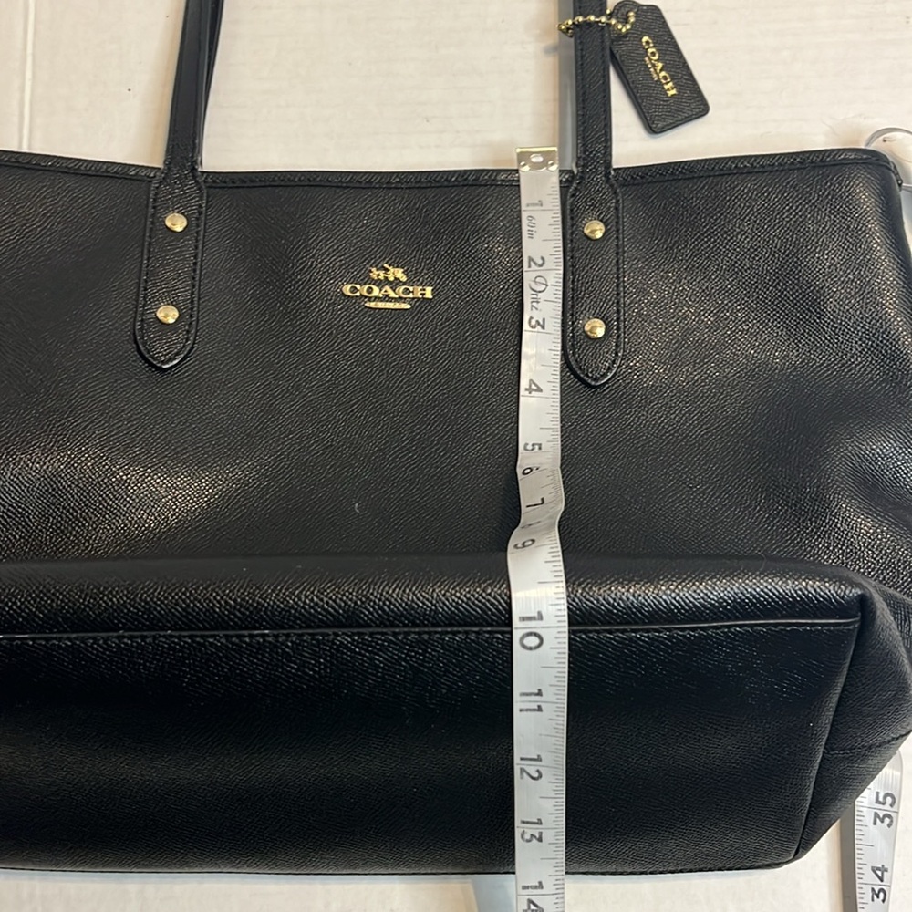 Coach-Black-city, zip, cross,grain Leather purse,gold accents, shoulder,Tote Bag - Picture 15 of 16